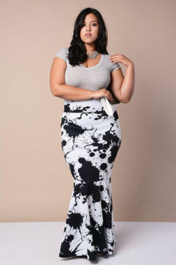 Everybody deserves love  @the_couch_ .
. #Hot Curvy: Plus size outfit,  Curvy Girls,  Body Goals  