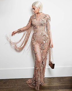 Kylie Jenner breaks Met Gala's no-selfie rule with Instagram post..: 