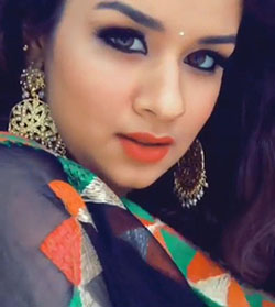 Avneet KaurBlack hair: Avneet Kaur  