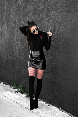 Minifaldas con medias. Black Girls Informal wear, Over-the-knee boot: Chap boot  