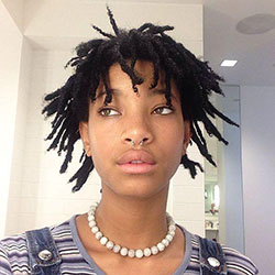 Jada Pinkett Smith. Willow Smith's New Waist-Grazing Hair Transformation Is a Standout Beauty Win: Willow Smith,  Eris Baker Instagram,  Eris Baker Pics,  Will Smith  