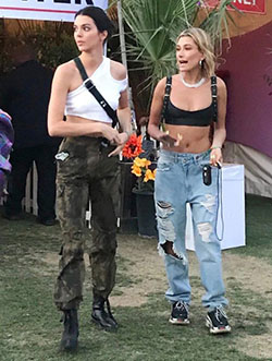 Kylie jenner coachella 2018: Kylie Jenner,  Kendall Jenner,  Justin Bieber,  Cowgirl  