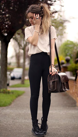 Leggings Outfits Summer: Mom jeans,  Black Leggings  