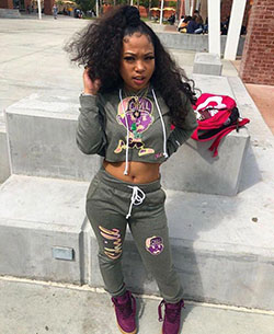 Black cute baddies: Crop top,  Black people,  instafashion,  Swag Outfit Teens  