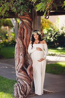 Plus size maternity photoshoot dress: Wedding dress,  Clothing Ideas,  Maternity clothing,  Baby Shower Outfit,  Baby shower  