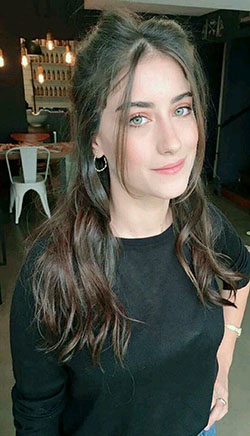 Hazal kaya, Hazal Kaya, Ã‡aÄŸatay Ulusoy: Pretty Girls Instagram  