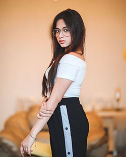 Jannat Zubair Rahmani: Jannat zubair,  Zubair Rahmani,  Hot Bollywood Actress  