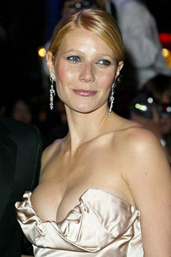 Gwyneth Paltrow Hot Cleavage Pics: Gwyneth Paltrow,  Pepper Potts,  Desktop Wallpaper  