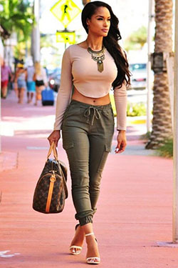 Knockout fashion ideas green army pants: Crop top,  Slim-Fit Pants,  Fall Outfits,  Capri pants  