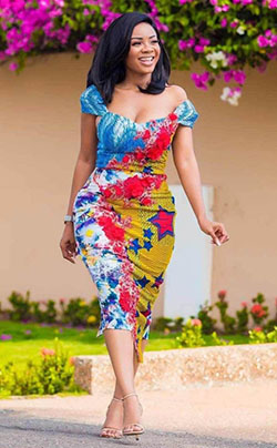 Look classic like Serwaa Amihere in Ankara dress: Television presenter,  Ankara Dresses,  Serwaa Amihere,  GHOne TV,  Ankara Short Gown  