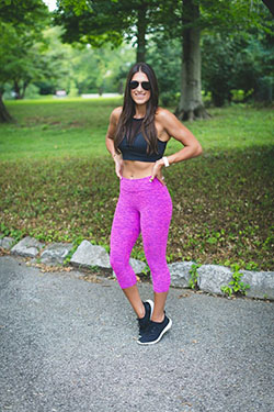 Southern drawl capri workout, Beyond Yoga: Sports bra,  Yoga pants,  fashion goals,  Capri pants,  Running Outfits  