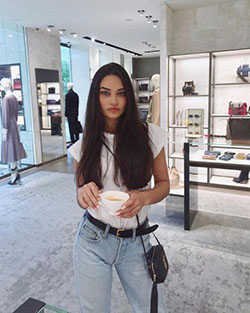 Shanina shaik t shirt: Animal print,  JASMINE TOOKES,  Street Style,  Casual Outfits,  Hot Fashion  