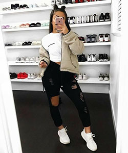 Trendy instagram baddie outfits, Casual wear: Ripped Jeans,  Baddie Outfits,  Miami Style,  Casual Outfits  