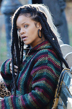 Simple yet stylish ideas for rihanna faux locs, New York: Long hair,  New York,  Synthetic dreads,  Beautiful Girls,  Rihanna Best Looks  