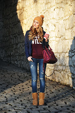 Winter casual outfit for ladies: winter outfits,  Snow boot,  Casual Outfits,  Uggs Outfits  