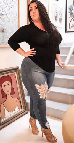 Plus size rectangle body shape: Plus size outfit,  Plus-Size Model,  Clothing Ideas  