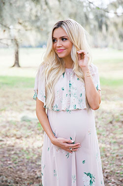 Outfit Ideas For Pregnant Ladies - Maternity Outfits, Lace Maternity Dress, Maternity clothing: Maternity clothing,  Maxi dress,  Maternity Outfits  