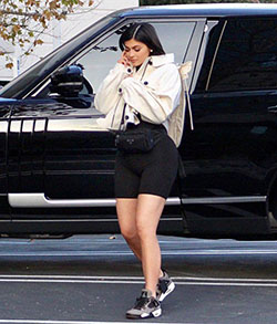 Kylie jenner after birth, Kylie Jenner: Kylie Jenner,  Kim Kardashian,  Kris Jenner,  Shorts Outfit  