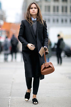 These awesome black coat style, Miroslava Duma: fashion blogger,  Fashion week,  Street Style,  Casual Outfits,  Funeral Outfits,  Wool Coat  