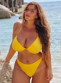 Plus size bikini babes, One-piece swimsuit: Plus size outfit,  Clothing Ideas  