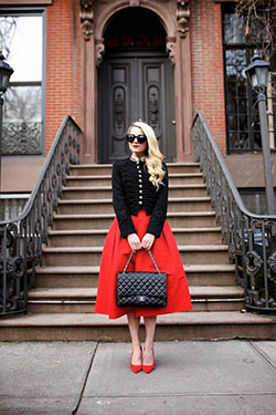 White and red styling, Agua Bendita: High-Heeled Shoe,  Military Jacket Outfits  