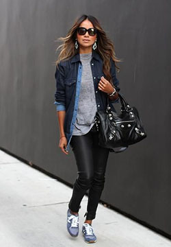 Nice ideas for look sport chic, Sports shoes: Sports shoes,  Legging Outfits,  Plimsoll shoe,  Casual Outfits  