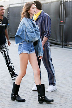 Denim Jacket Summer Outfits Girls: Cindy Crawford,  Denim jacket  