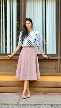 Your cool saia midi, Three quarter pants: Crop top,  Formal wear,  Midi Skirt Outfit,  Midi Skirt  