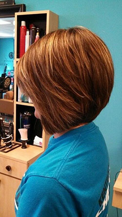 Short brown hair for round face: Bob cut,  Hair Color Ideas,  Short hair,  Layered hair  