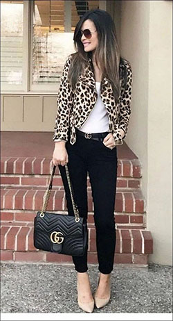 Dam hot ideas for tendencia animal print 2020, Animal print: black pants,  Lapel pin,  Business casual,  Animal print,  Business Outfits  