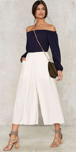 White pants & navy top, Palazzo pants: Crop Pants Outfit,  Palazzo Capri Pants  