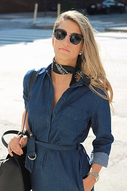 PaÃ±uelo amarrado al cuello: Fashion accessory,  Bandana Outfit Girls  