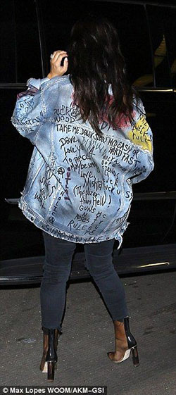 Kim kardashian painted denim jacket: Jean jacket,  Kim Kardashian,  Adidas Yeezy,  Denim jacket  