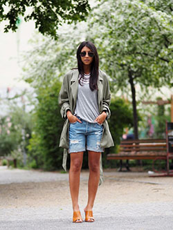 Looks feminino com bermuda jeans: Bermuda shorts,  Shorts Outfit,  Street Style  