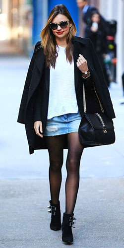 Falda mezclilla con pantys, Denim skirt: Denim skirt,  Skirt Outfits,  Stiletto heel,  Casual Outfits  