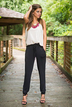 Black jogger pants outfit, Capri pants: Capri pants,  Casual Outfits,  Joggers Outfit  