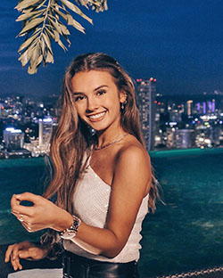 Amelie Weissenberger Instagram, Marina Bay Sands, Escaping The Winter: Photo shoot,  Amelie Weissenberger  