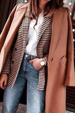 Oversized Plaid Blazer Outfit: Casual Plaid Blazer Style,  Stylish Plaid Blazer Street Style,  Plaid Blazer Style,  Plaid Blazer Ideas,  Trendy Plaid Blazer,  Oversized Jacket  