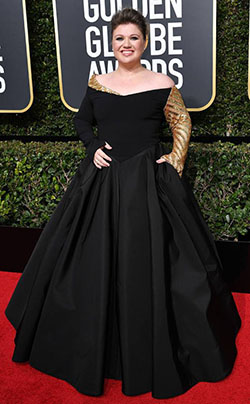 KELLY CLARKSON in Christian Siriano at the 2018 Golden Globes, Red Carpet Dresses: Dresses Ideas,  Celebrity Fashion,  Celebrity Outfits,  Bet Award,  Red Carpet Hairstyle,  Red Carpet Pictures,  Red Carpet Dresses,  Golden  