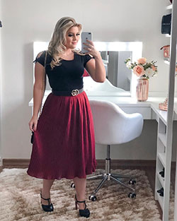 Lovely Comfy Outfit For Chubby Women: Date Night Outfit,  Plus Size Leggings,  Trendy Dates Outfit,  Cute Date Night Outfit,  Plus size outfit,  Chubby Girl attire  