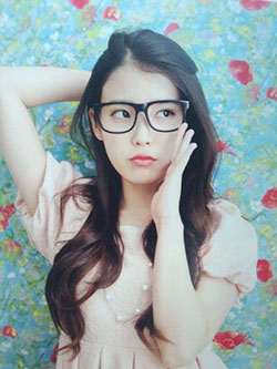 Cute asian girl glasses, Korean language: Nerdy Glasses  