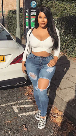 Cute! beautiful thick girls, Lateysha Grace: Photo shoot,  Tight Jeans Outfit  