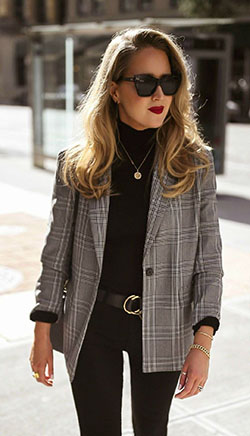 Modern Women's Blazer Outfits For Winters: Stylish Plaid Blazer Street Style,  Plaid Blazer Outfit,  Trendy Plaid Blazer,  Plaid Blazer Ideas  