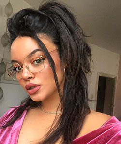 Sina Iuna Black Hairstyle For Girls, Girls With Beautiful Face, Girls Hairstyle: Black hair,  Jeans Outfit,  Turquoise Undergarment  