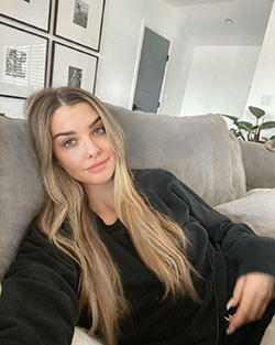 Emily Sears in blond hairs, Cute Girls Face, Lips Smile: Long hair,  Brown hair,  Blonde Hair,  Hairstyle Ideas,  Cute Girls Instagram,  Cute Instagram Girls,  Australian Model Emily Sears  