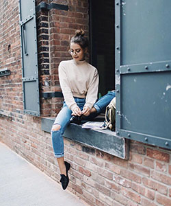 Colour dress instagram outfit idea, street fashion, denim skirt, casual wear, t shirt: Denim skirt,  Jeans Outfit,  T-Shirt Outfit,  Street Style,  Blue Outfit  