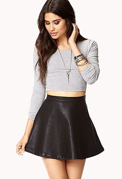 Forever 21 faux leather skater skirt: Crop top,  fashion model,  T-Shirt Outfit,  White Outfit,  Leather Skirt Outfit,  Board Skirt  