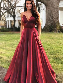 Colour ideas burgundy prom dresses bridal party dress, bridesmaid dress: party outfits,  Evening gown,  Bridesmaid dress,  fashion model,  Prom Dresses,  Formal wear,  Bridal Party Dress,  Red Outfit  