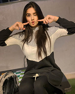 Alishbah Anjum photoshoot ideas, legs picture, Cute Black Hairstyles: fashion model,  Long hair,  Sexy Outfits,  Hot Model,  Black hair,  Alishbah Anjum Instagram  