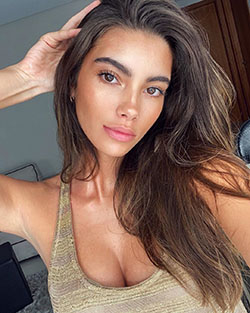 Cindy Mello Pretty Look, Beautiful Lips, Long Hairstyle Girls: Long hair,  Brown hair,  Hairstyle Ideas,  Cute Instagram Girls,  Cindy Mello Latest Pics  